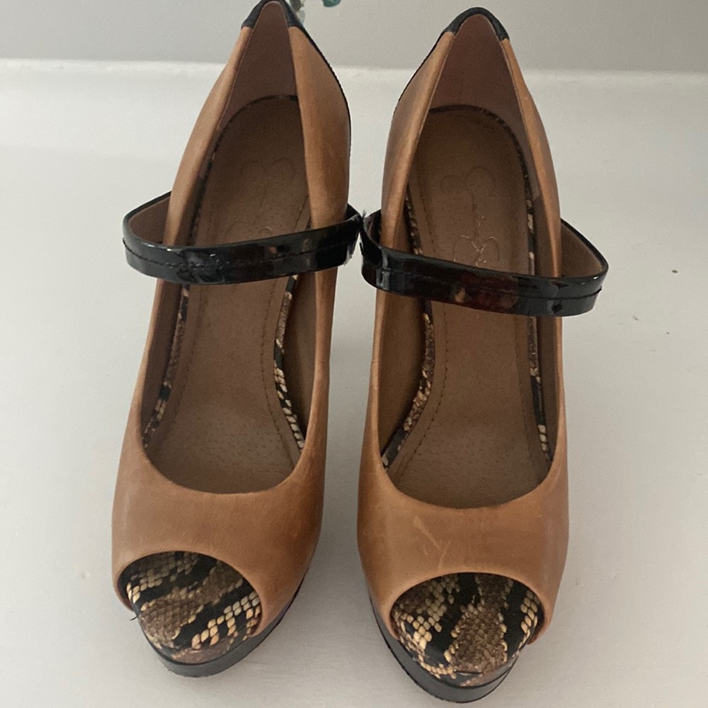 Jessica Simpson 8.5